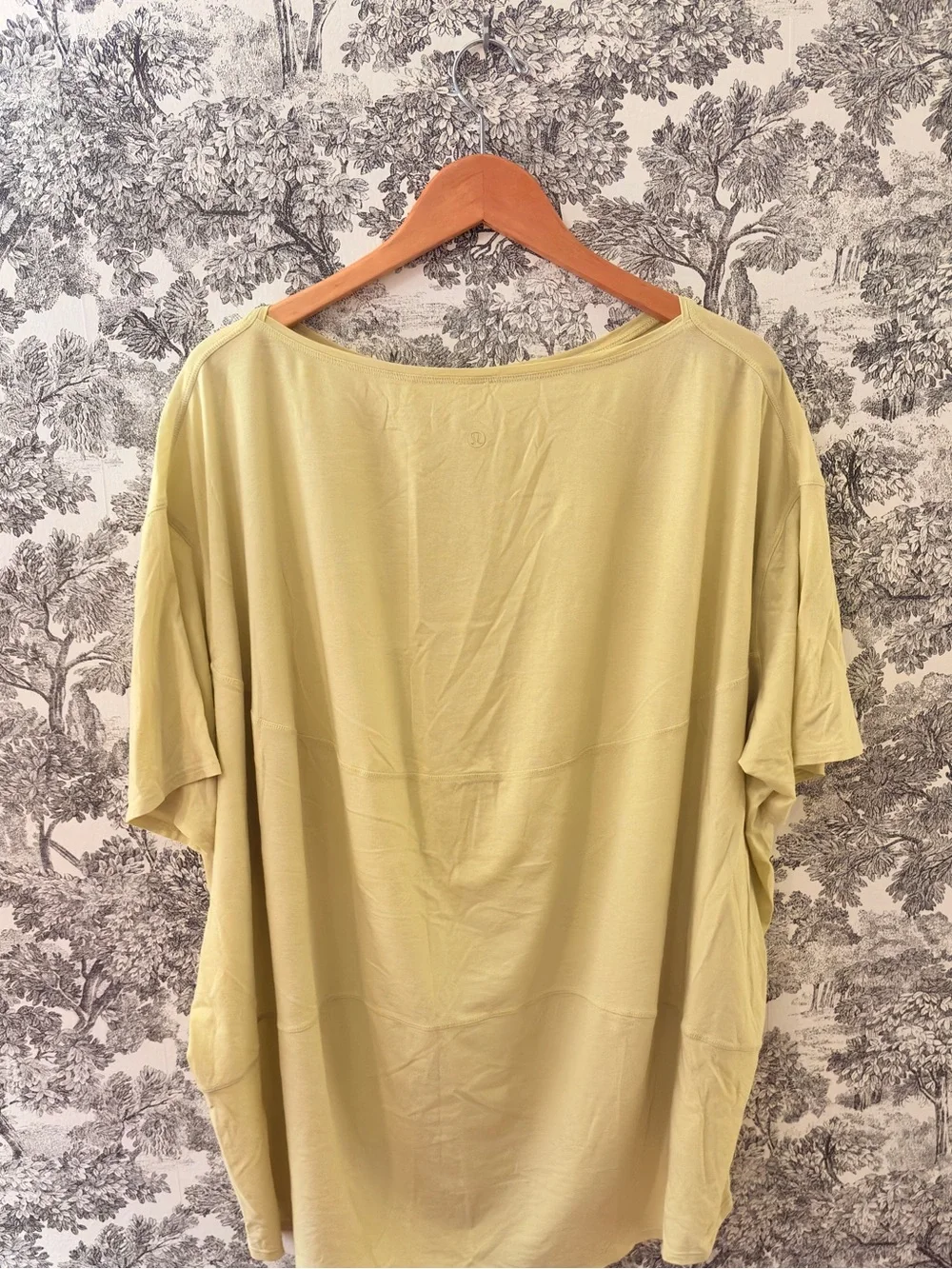 Lululemon Back in Action T Shirt Tee Top Green Yellow Yoga Oversized - Picture 4 of 5